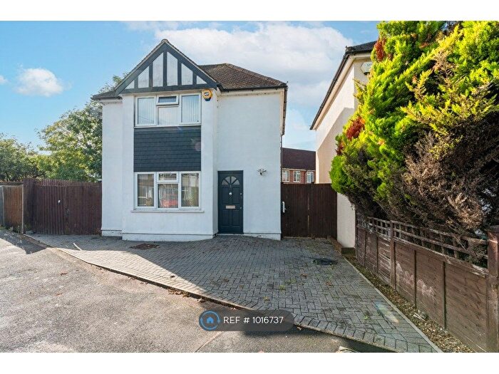 2 Bedroom Detached House To Rent In Homefield Gardens, Mitcham, CR4