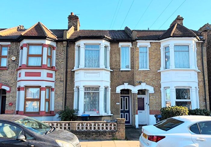 3 Bedroom Terraced House For Sale In Hertford Road, Enfield, Middlesex, EN3