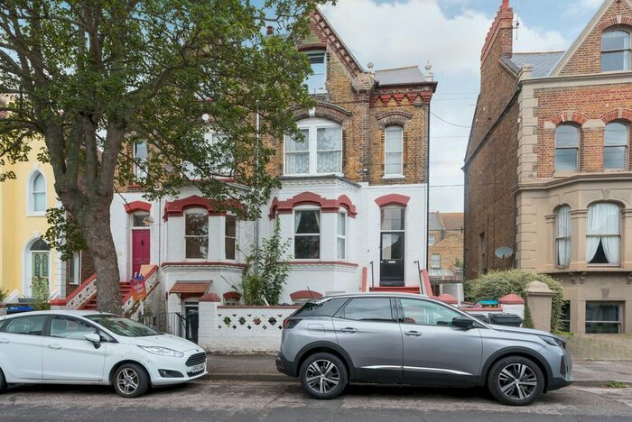 2 Bedroom Flat To Rent In Flat, North Avenue, Ramsgate, CT11