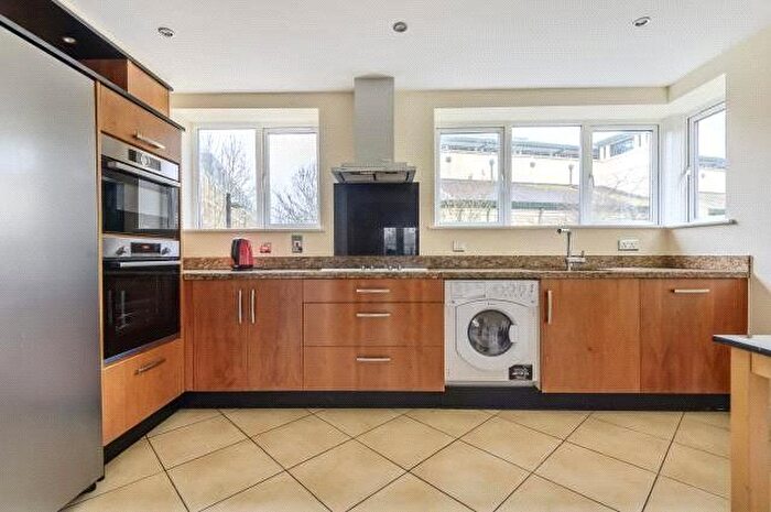 3 Bedroom Flat To Rent In Strand Drive, Richmond, TW9