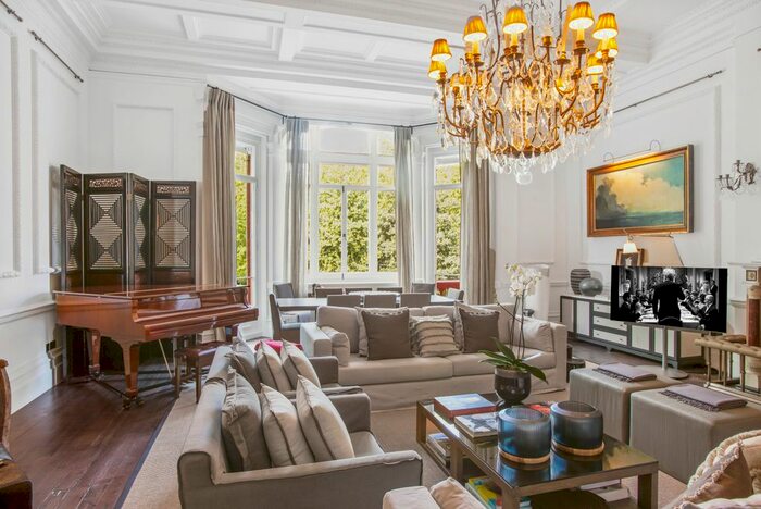 3 Bedroom Flat To Rent In Cadogan Square, London, SW1X