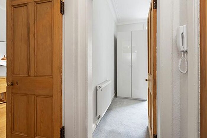 1 Bedroom Flat To Rent In Dean Street, Stockbridge, Edinburgh, EH4