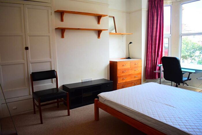 5 Bedroom Detached House To Rent In Somers Road, Southsea, PO5