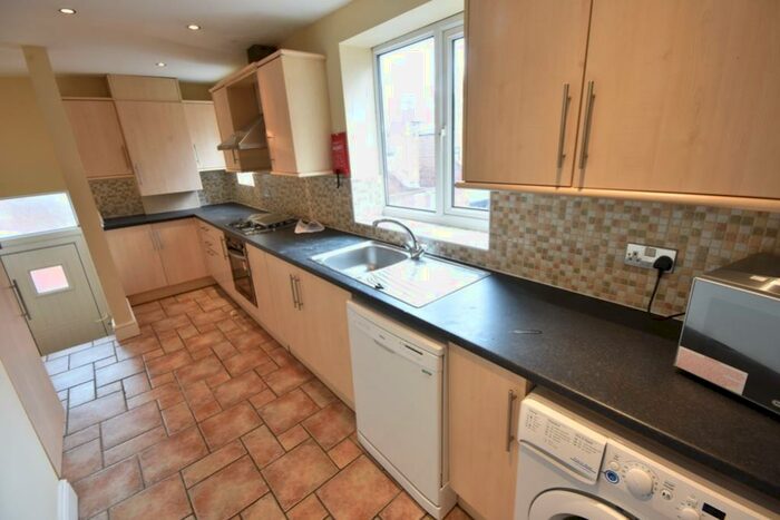 4 Bedroom Maisonette To Rent In Forsyth Road, West Jesmond, NE2