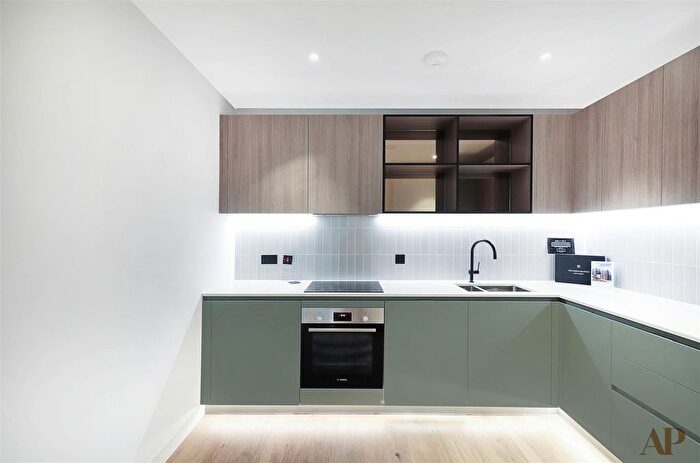 1 Bedroom Flat To Rent In Iris House, Southall, UB1