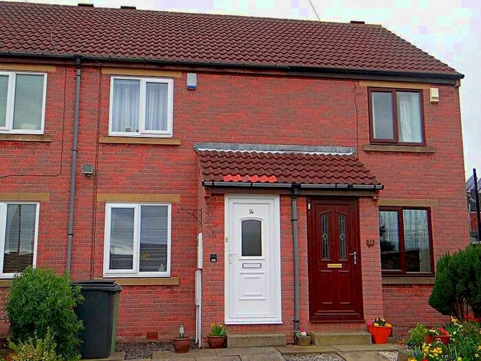 2 Bedroom House To Rent In Edmund Street, S41