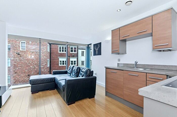 1 Bedroom Apartment For Sale In Waterloo Court, Dock St, LS10