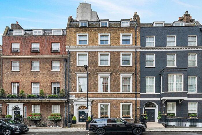 3 Bedroom Flat To Rent In Curzon Square, London, W1J