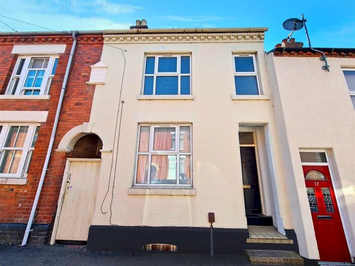 3 Bedroom Terraced House To Rent In Crabb Street, Rushden, Northants, NN10