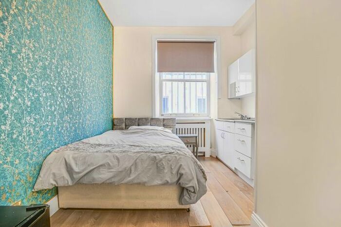 Studio To Rent In Castletown Road, London, W14