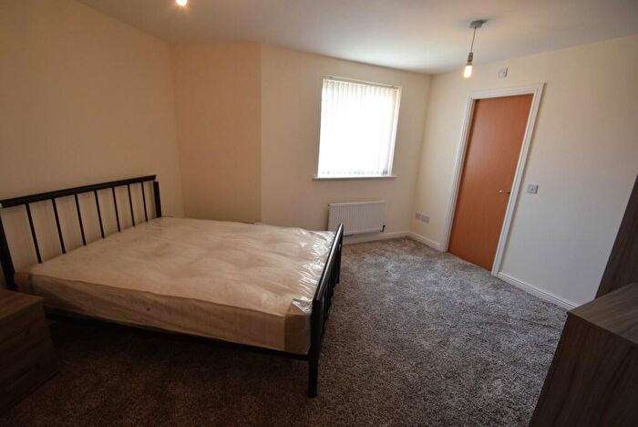 2 Bedroom Flat To Rent In Chorlton Road, Hulme, Manchester, Manchester, M15