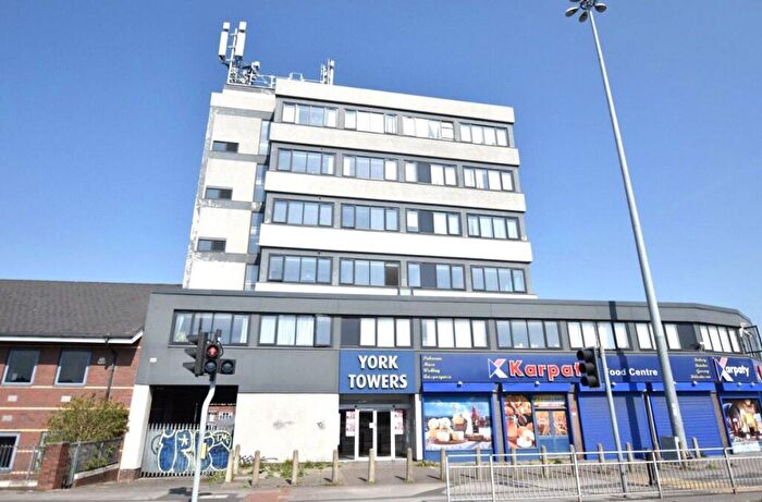 2 Bedroom Flat For Sale In Flat York Towers, York Road, Leeds, LS9