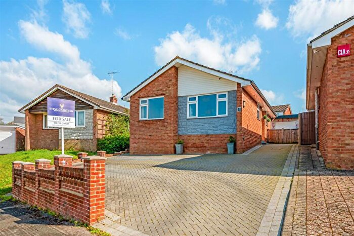 3 Bedroom Detached Bungalow For Sale In Ha'penny Dell, Purbrook, PO7