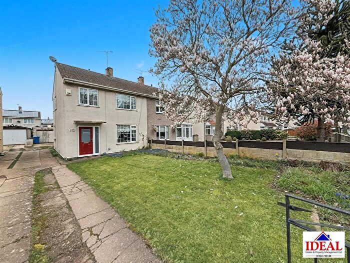 3 Bedroom Semi Detached House For Sale In Jossey Lane, Scawthorpe, Doncaster, DN5