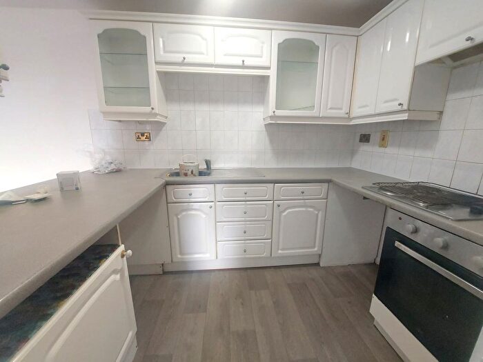 1 Bedroom Flat To Rent In Youngs Road, IG2