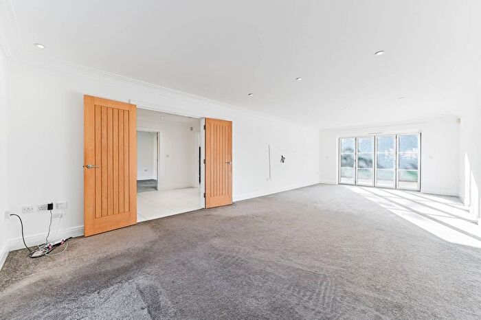 5 Bedroom Detached House To Rent In Privet Mews, Coulsdon, Purley, CR8