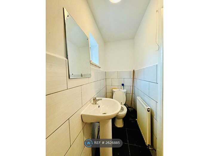 1 Bedroom Flat To Rent In High Road Leytonstone, London, E11