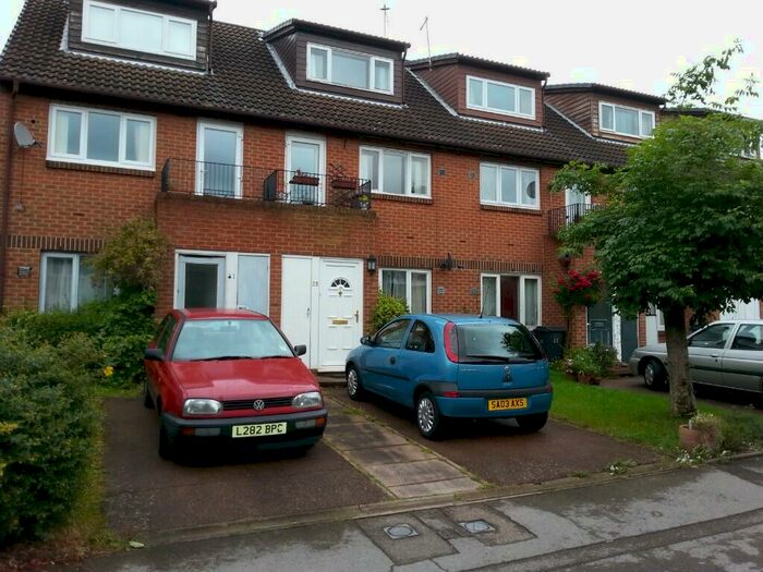 1 Bedroom Maisonette To Rent In Glenbuck Road, Surbiton, Surrey, KT6