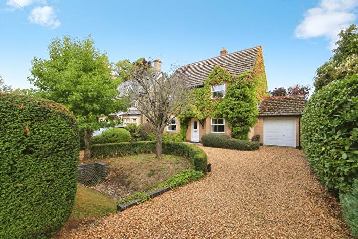 4 Bedroom Detached House For Sale In Lilford, Lilford, North Northamptonshire, PE8