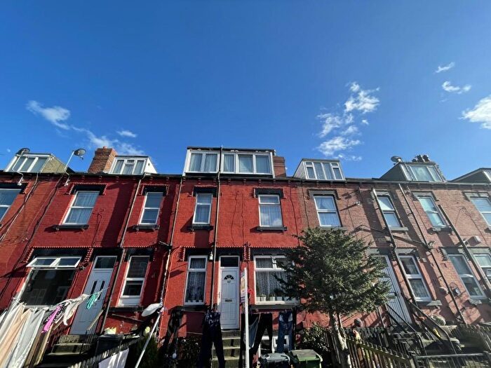 3 Bedroom Terraced House For Sale In Clifton Terrace, Leeds, LS9