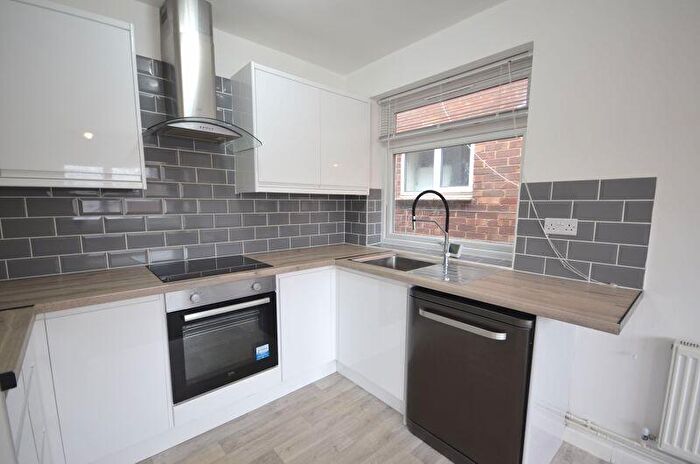 2 Bedroom Flat To Rent In Wimborne Road, Bournemouth, BH11