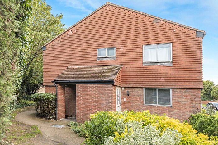 2 Bedroom Maisonette To Rent In Cranston Close, Isleworth, TW3