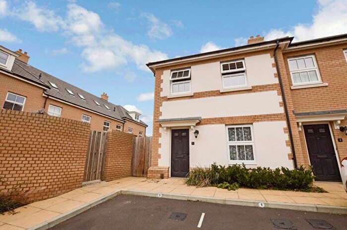 3 Bedroom End Of Terrace House To Rent In Loder Lane, Salisbury, SP2