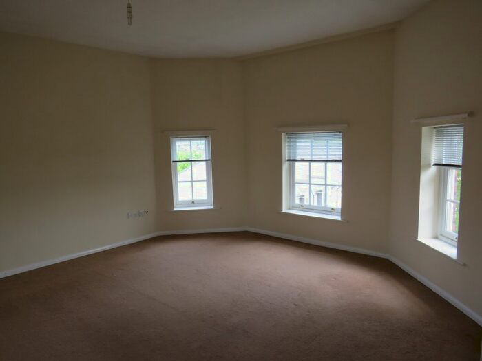 2 Bedroom Flat To Rent In Nightingale Close, Chesterfield, S41