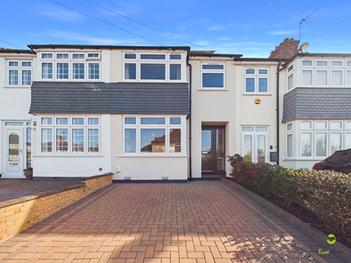 3 Bedroom Terraced House For Sale In Leckwith Avenue, Bexleyheath, Kent, DA7