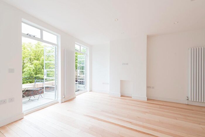 2 Bedroom Apartment To Rent In Haverstock Hill, London, NW3