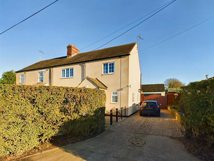 3 Bedroom Semi-Detached House For Sale In Lynn Road, Shouldham Thorpe, King's Lynn, PE33