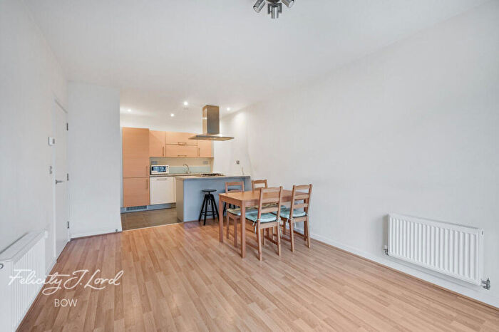 1 Bedroom Apartment For Sale In Park View Court, Devons Road, London, E3