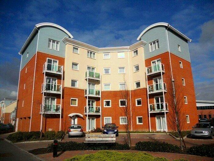 2 Bedroom Apartment To Rent In Reynolds Avenue, Redhill, Surrey, RH1