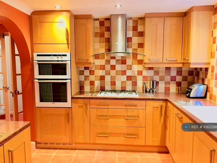 3 Bedroom Semi-Detached House To Rent In All Saints Crescent, Farnborough, GU14