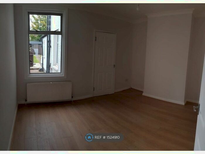 3 Bedroom Terraced House To Rent In Jarvis Road, Surrey, CR2