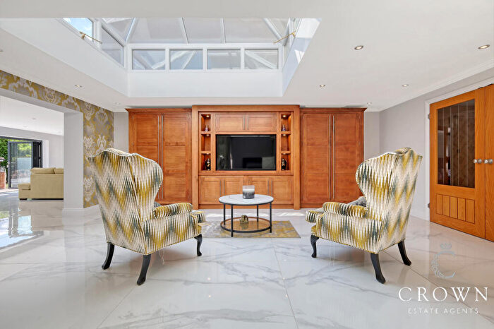 6 Bedroom Detached House For Sale In Ramsden Park Road, Ramsden Bellhouse, Billericay, CM11