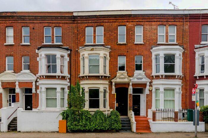 2 Bedroom Flat To Rent In Fulham Palace Road, Bishop's Park, London, SW6
