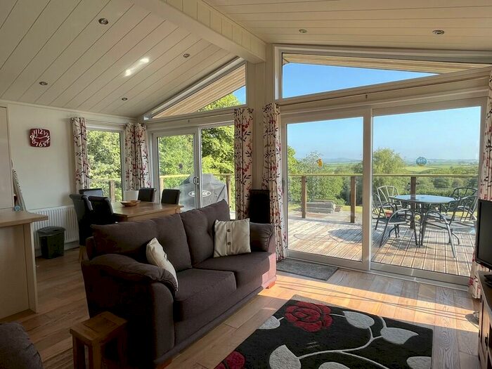 3 Bedroom Chalet For Sale In Moorview Park, Nr Modbury, PL21