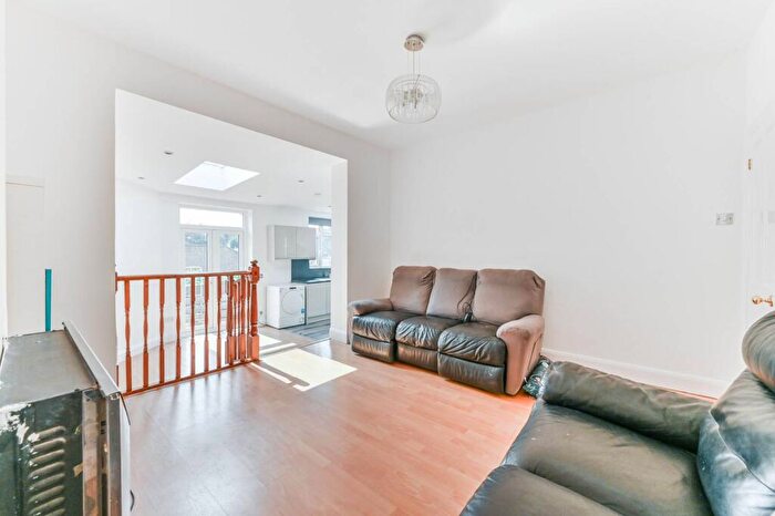 3 Bedroom Semi-Detached House To Rent In Montpelier Road, Purley, CR8
