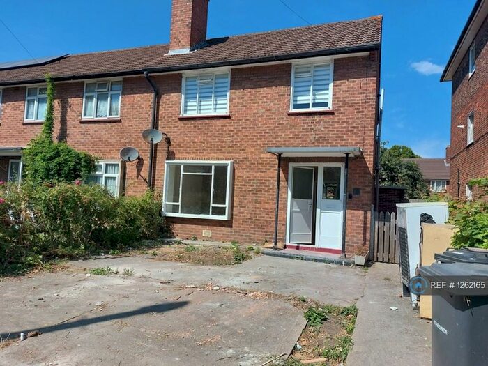 4 Bedroom Semi-Detached House To Rent In Asplins Road, London, N17