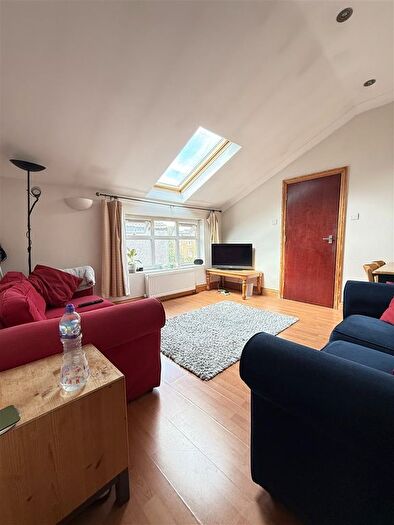 2 Bedroom Flat To Rent In Tooting Bec Road, London, SW17