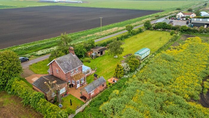 3 Bedroom Detached House For Sale In Scarborough Bank, Stickford, PE22