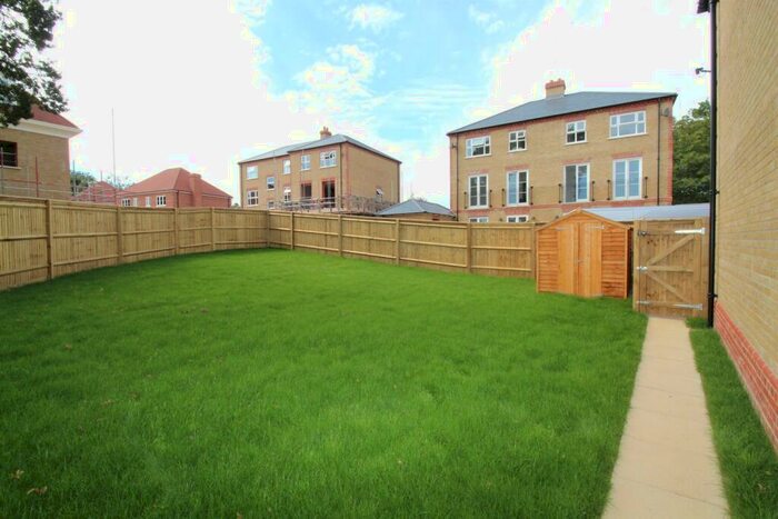 3 Bedroom House To Rent In Whistler Drive, EN4