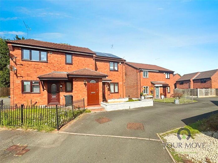 2 Bedroom Maisonette To Rent In Wellfield Gardens, Dudley, West Midlands, DY2