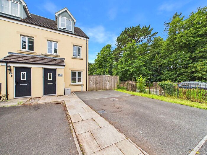 3 Bedroom Semi-Detached House For Sale In Keep Hill Close, Pembroke, SA71
