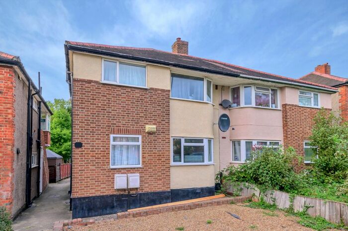 2 Bedroom Maisonette To Rent In Meadowview Road, London, SE6