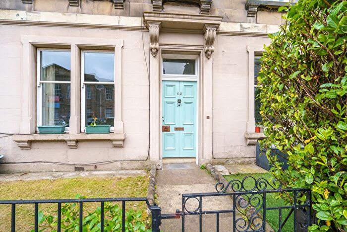 3 Bedroom Flat For Sale In East Claremont Street, New Town, Edinburgh, EH7