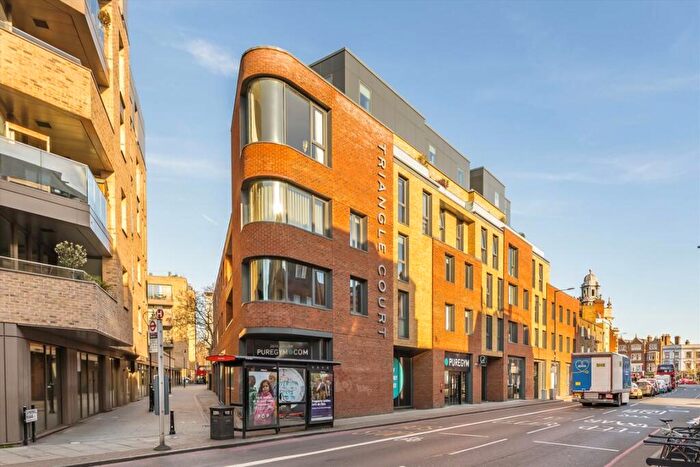 2 Bedroom Flat For Sale In Camberwell New Road, Camberwell, SE5