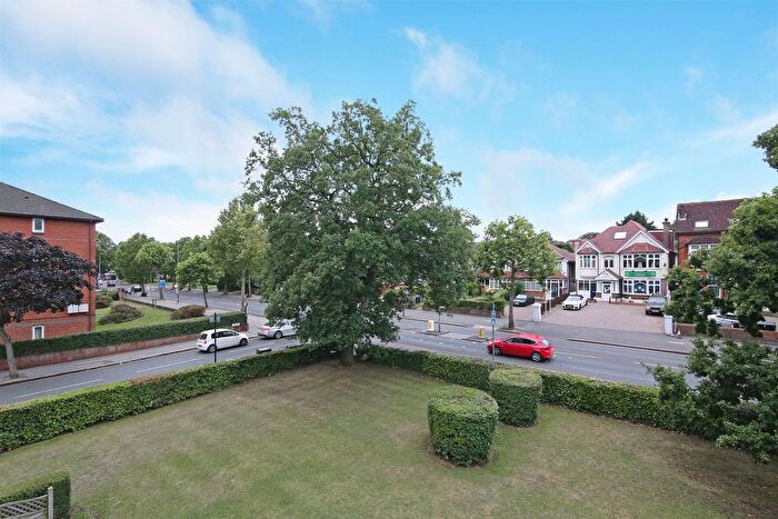 2 Bedroom Flat For Sale In Kintyre Close, Norbury, SW16