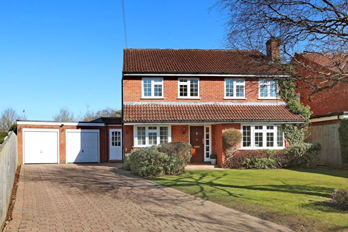 4 Bedroom Detached House For Sale In Woodland Glade, Farnham Common, SL2